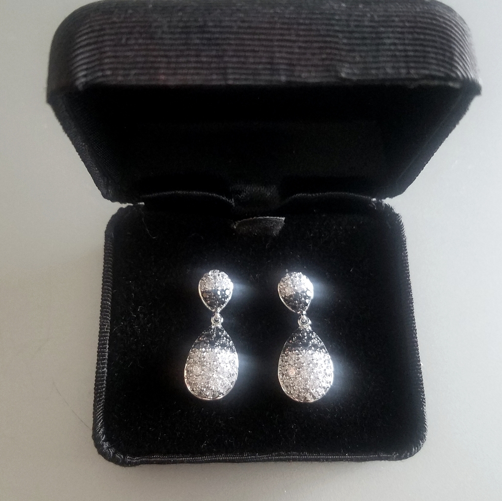 New beautiful black and silver earrings
